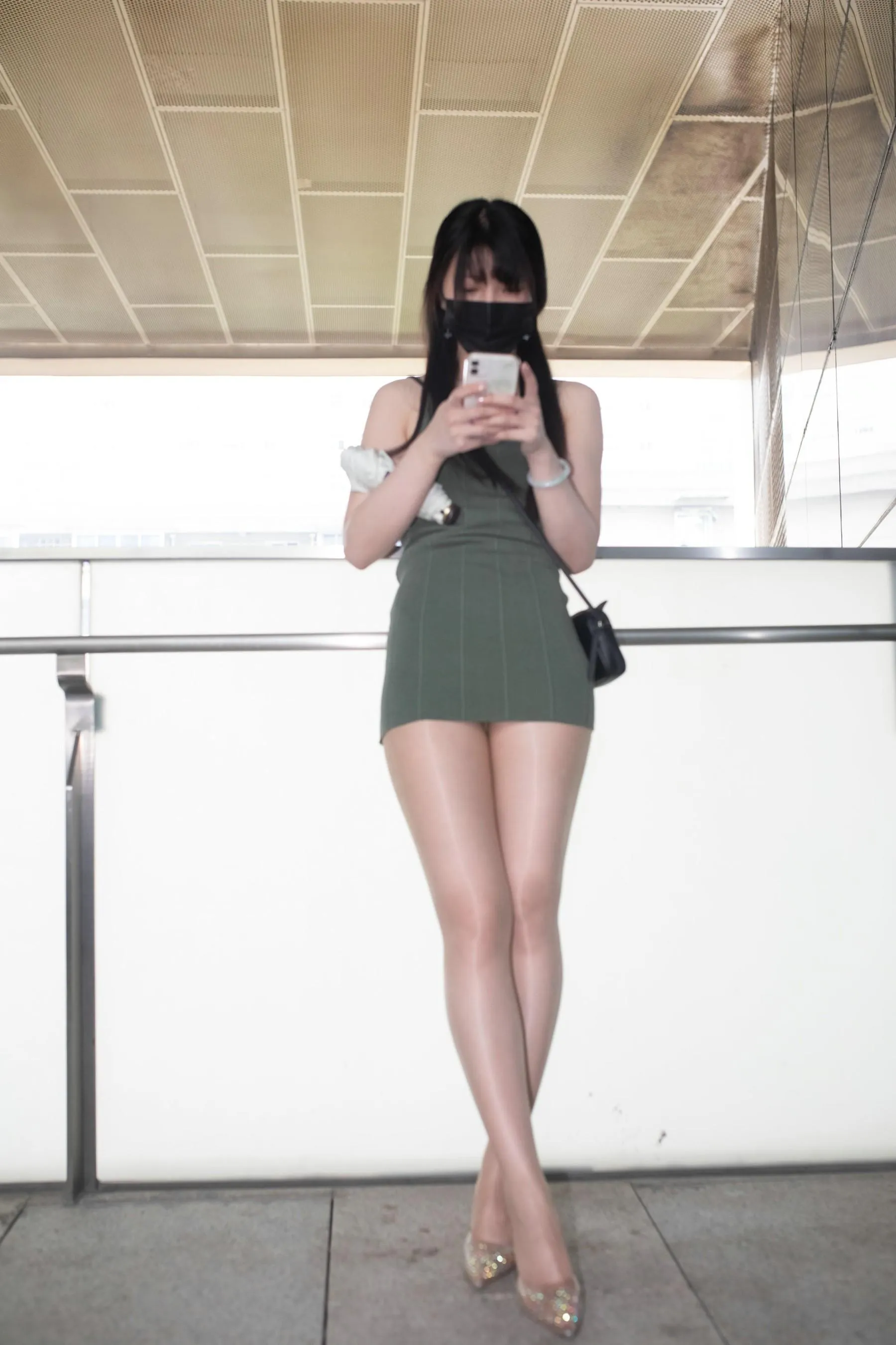[魔镜街拍] NO.091 绿色包臀裙丝袜美女 [330P]插图9
